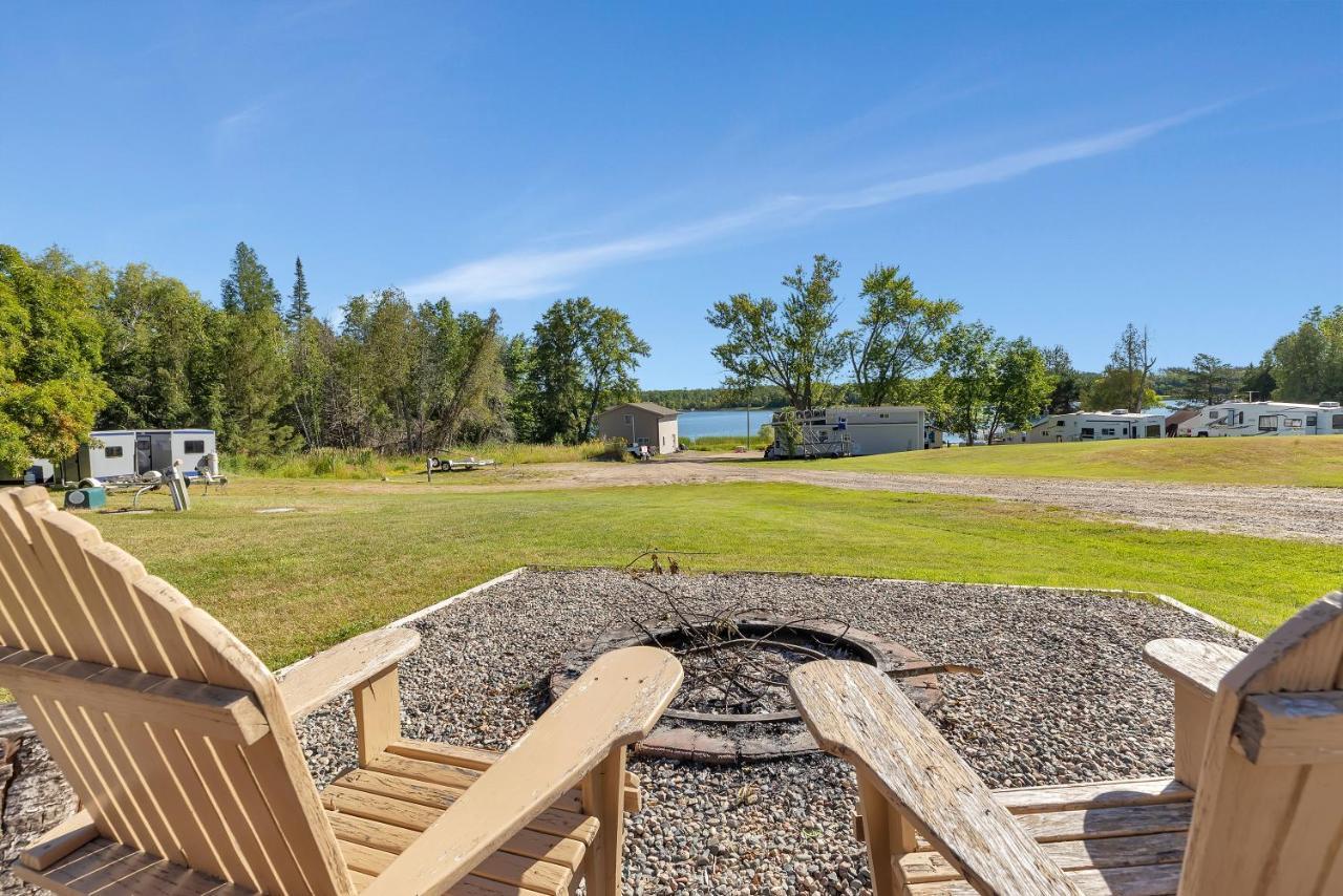 Blue Moon Resort & Motel Hill City Exterior foto