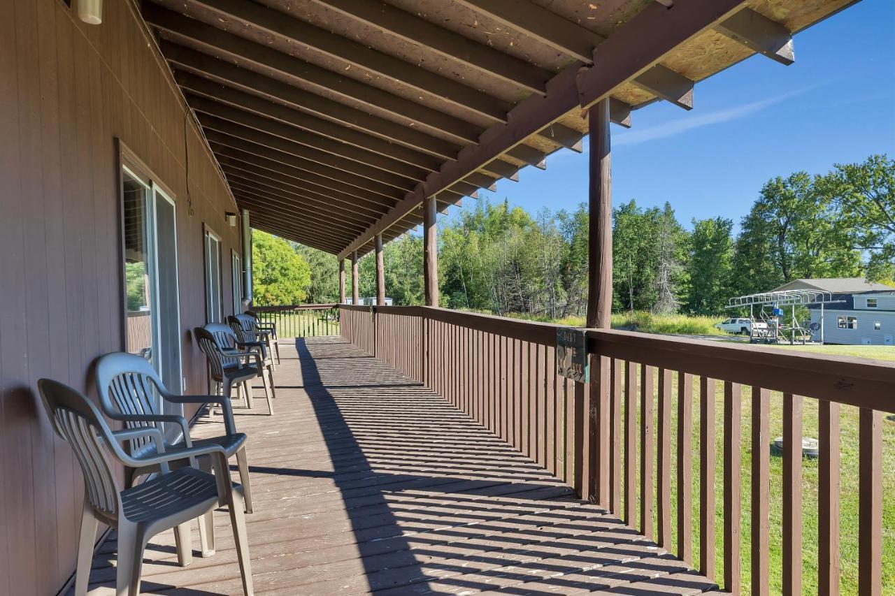 Blue Moon Resort & Motel Hill City Exterior foto